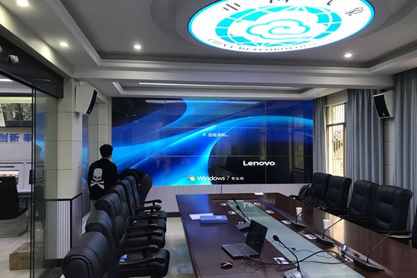 無(wú)縫拼接屏有什么特點(diǎn)，相比普通的液晶拼接屏有什么優(yōu)勢(shì)