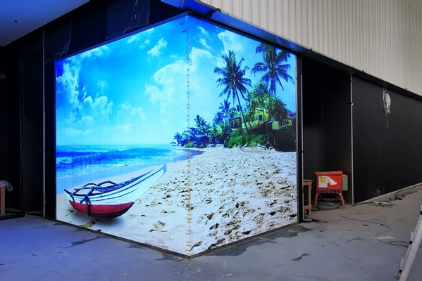 直播背景墻大屏怎么選擇，用LED屏好還是拼接屏好？