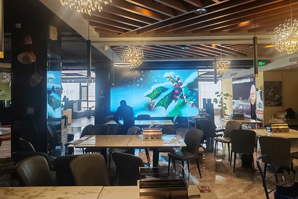 商場大屏選擇液晶拼接屏好，還是LED顯示屏好？