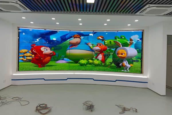 購買液晶拼接屏?xí)r應(yīng)該關(guān)注那些問題？