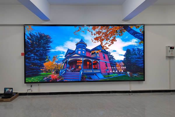 液晶拼接屏和LED顯示屏那個直播效果好？