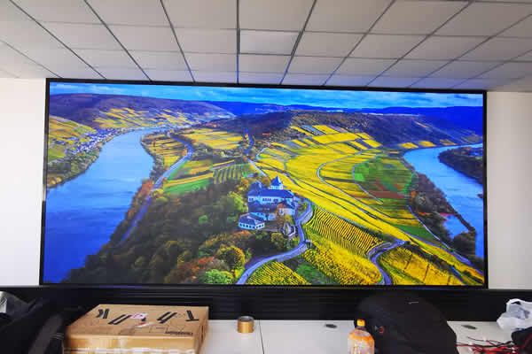 LED顯示屏可以長時(shí)間觀看嗎