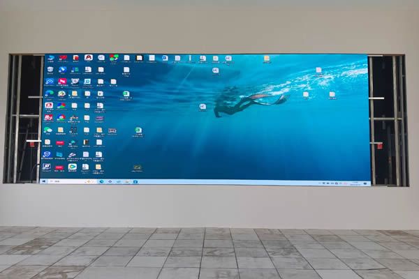 COB顯示屏與傳統(tǒng)的LED顯示屏有什么區(qū)別？