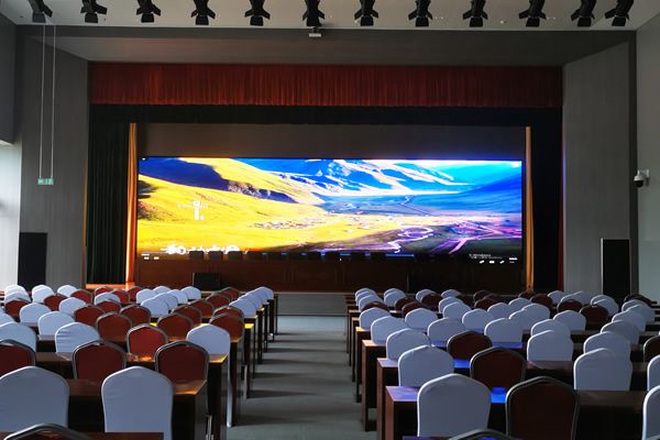 P0.9、P1.25、P1.53、P1.86、P2 LED顯示屏的合適觀看距離是多少？